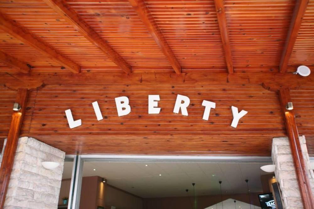 Hotel Liberty 1 Agia Marina  Zewnętrze zdjęcie